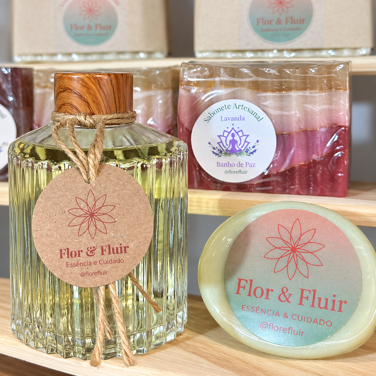 Difusor e sabonetes artesanais Flor & Fluir
